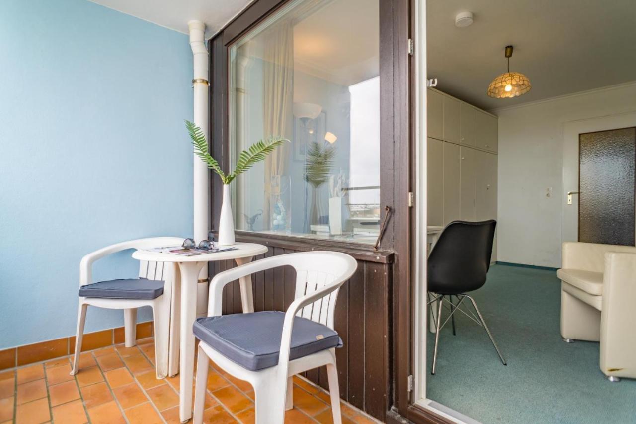 Haus-metropol-93-ob * Westerland